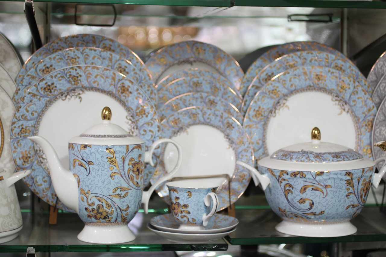 8 Person Super Bone China Dinner Set – 61 Pieces